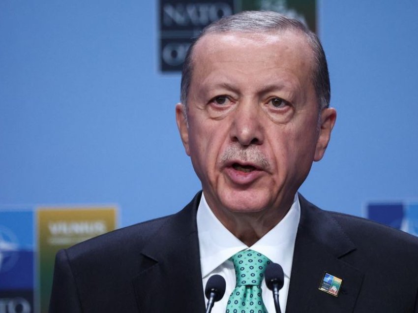 Këshilltari i Erdogan thotë se vizita e liderit tuk në Rusi është jetike për marrëveshjen e grurit