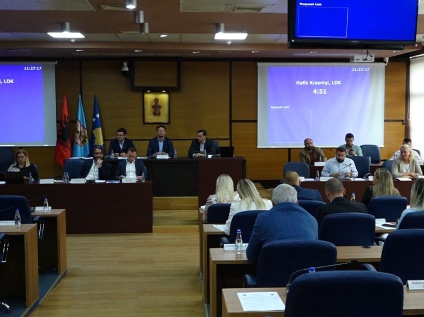 Komuna e Prishtinës e gatshme t’i falë 100 euro nga Tatimi në Pronë, vendimi shtyhet pas pezullimit nga Kushtetuesja 