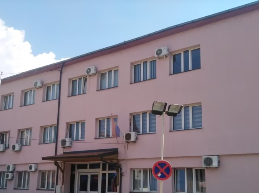 Lista Serbe: Institucionet serbe nuk do të largohen nga zyrat në Mitrovicë të Veriut