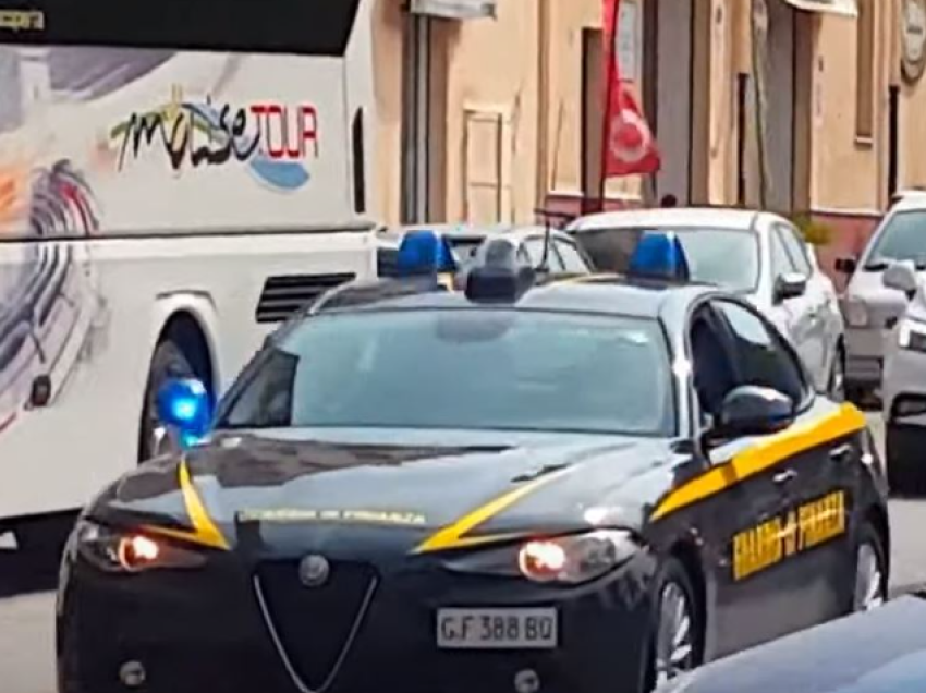 Çmontohet banda shqiptare e drogës/ Grupi trafikonte kokainë e heroinë Shqipëri-Itali, mes të arrestuarve edhe 5 shqiptarë