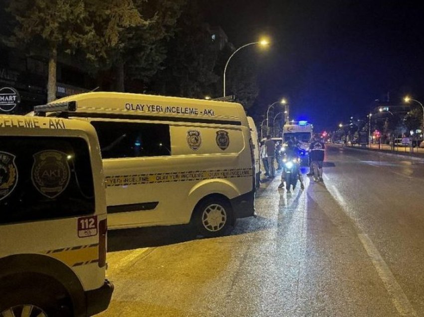 Përleshje e armatosur në një klub nate në Turqi, 1 i vdekur dhe 3 të plagosur