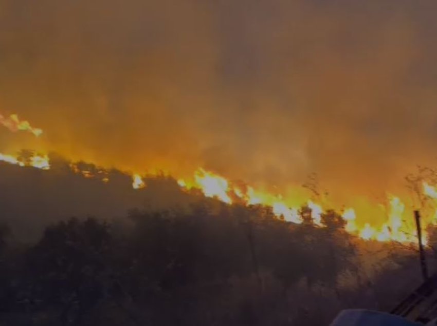Zjarr i madh në Dropull, digjen 5 hektarë kullota, zjarrfikësit në terren në kushte të pafavorshme