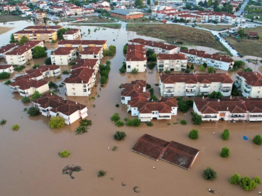 Të paktën dhjetë të vdekur dhe katër të zhdukur nga përmbytjet në Greqi