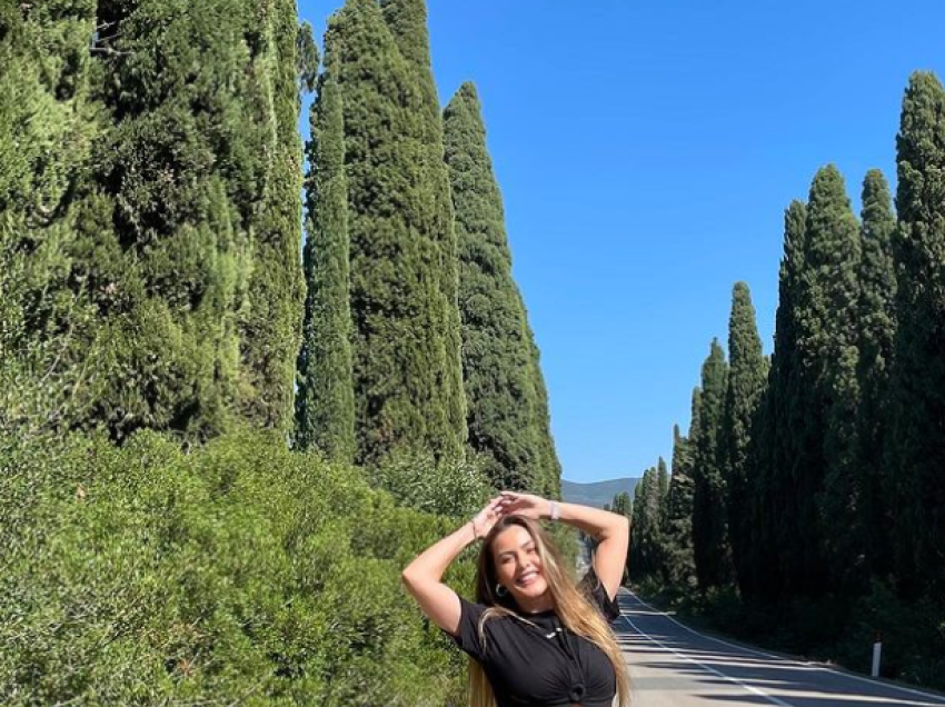 Olta Gixhari vjen atraktive në pozat nga pushimet në Itali