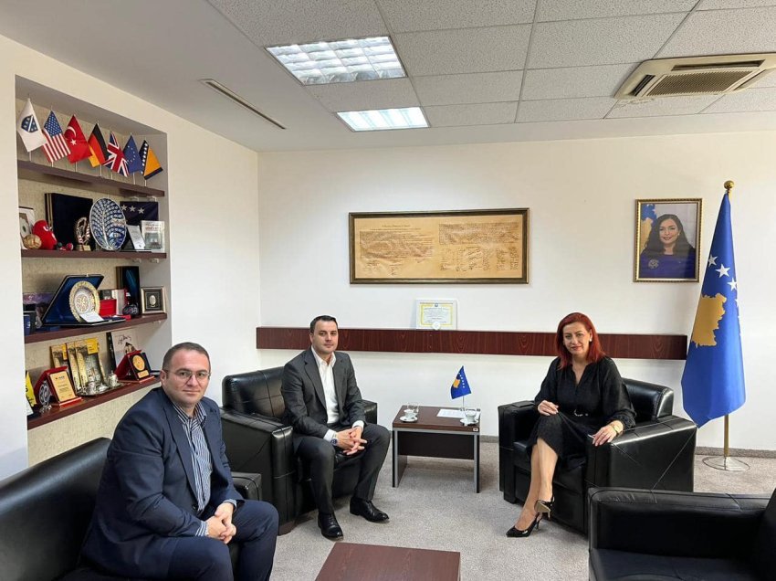 Zëvendeskryeministrja Rexhepi ofron përkrahjen e Qeverisë për Byronë Kosovare të Sigurimit