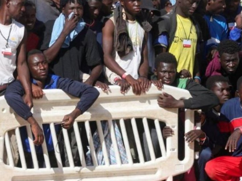 Kriza e emigracionit, Franca: Nuk do të pranojmë azilkërkuesit që mbërrijnë në Lampedusa