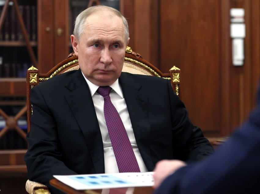 Putini jep shifrat marramendëse të rusëve që ai ka dërguar të vdesin