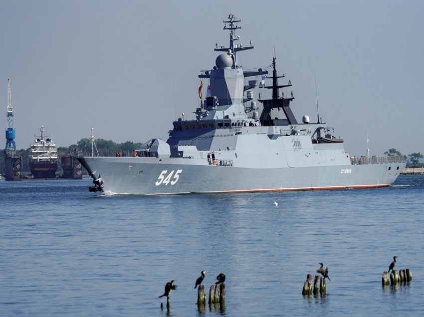 Korveta ruse kryen stërvitje zjarri në Detin Baltik