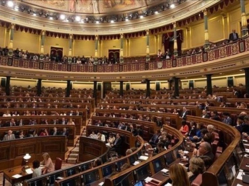 Spanja për herë të parë lejon gjuhët rajonale në parlament