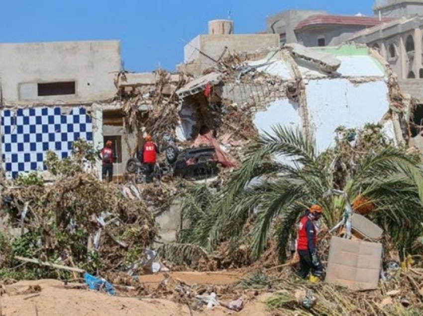 ​59 aeroplanë dhe 6 anije me mjete ndihme mbërrijnë në Libi