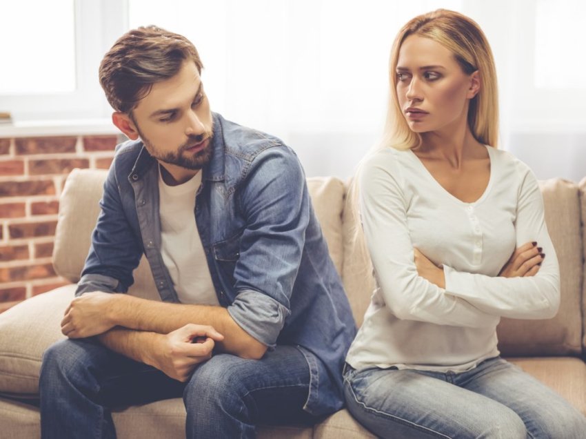 8 shenjat që tregojnë se keni një bashkëshort që po ju tradhton