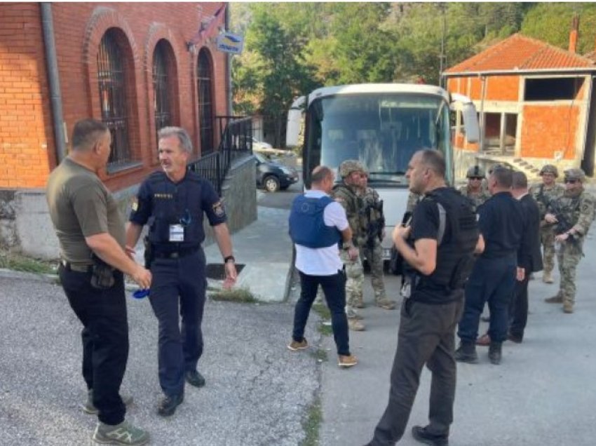 Drejtori i Policisë viziton Banjskën: Do të vazhdojmë t’u ofrojmë ndihmë qytetarëve