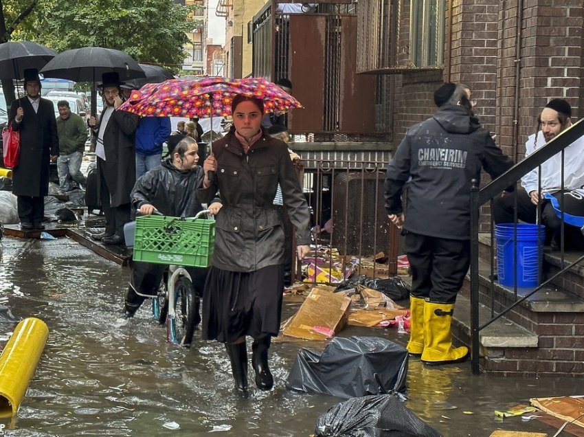 Pas vërshimeve në Nju-Jork, shpallet gjendje e jashtëzakonshme