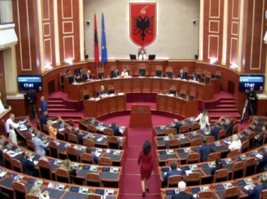Kuvendi i Shqipërisë zhvillon sot seancë plenare, pritet interpelancë me ministren e Turizmit dhe miratimi i disa projektligjeve