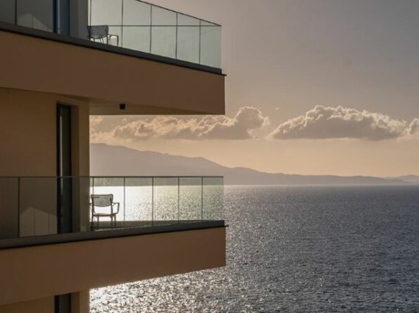 Turistët shtrenjtojnë sërish bregdetin, rriten me 25% çmimet e apartamenteve