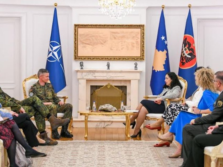 Presidentja Osmani priti në takim përfaqësuesit e ekipit këshillues dhe ndërlidhës të NATO-s