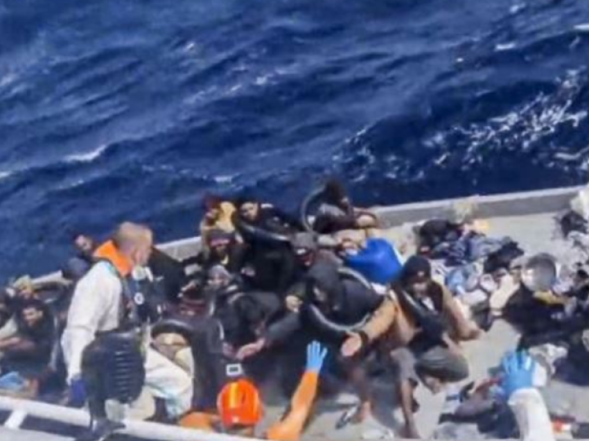 Fundoset varka me emigrantë në detin Mesdhe, raportohet për 45 të zhdukur