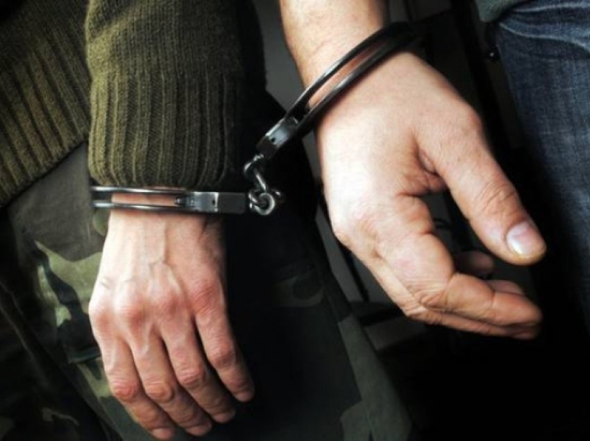 Kanosen dy persona në Graçanicë, arrestohen dy burra