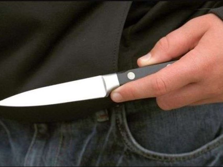 Sulm me thikë në Prishtinë, lëndohen dy persona