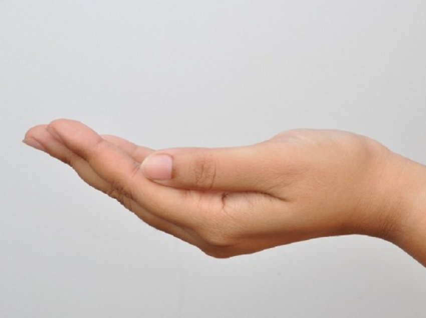 Ndryshime në duart tuaja mund të jenë simptoma të sëmundjeve të rënda