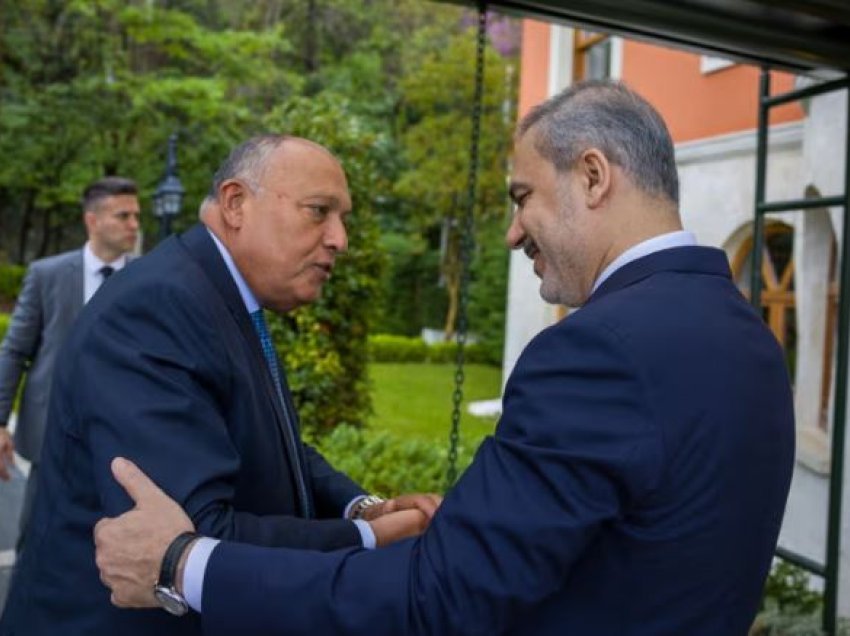 Turqia dhe Egjipti diskutojnë për rritjen e ndihmës për Gazën