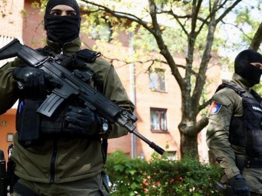 Policët arrestojnë shefat/ Arrestohen 22 zyrtarë të lartë në Bosnje, komunikuan në aplikacionin Sky ECC