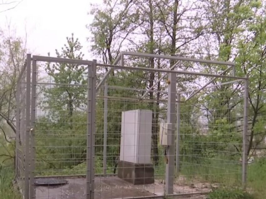 Vidhen dy panele solare dhe dy bateri në pronën e “Iber Lepencit” në Zubin Potok, Policia jep detaje