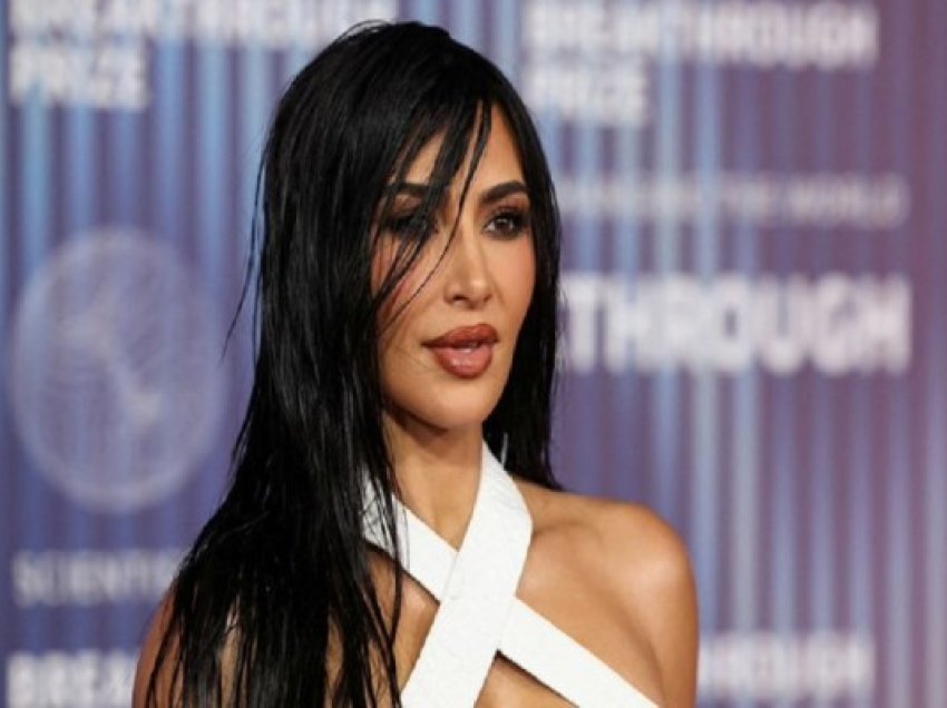 ​Kim Kardashian në Shtëpinë e Bardhë për reformën në drejtësi