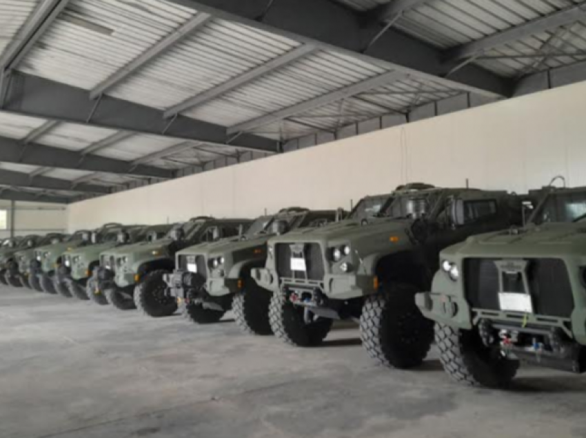 Norvegjia i dhuron ushtrisë së Maqedonisë së Veriut 76 automjete