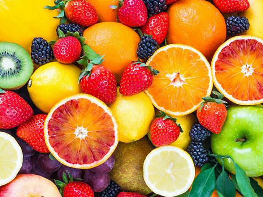 Konsumimi i këtyre llojeve të frutave ndikon pozitivisht në shëndetin dhe pamjen e lëkurës