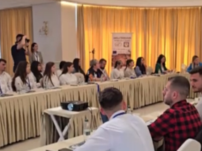 Punësimi në turizëm në rritje! Durrësi po rikthen të rinjtë të punojnë në Shqipëri