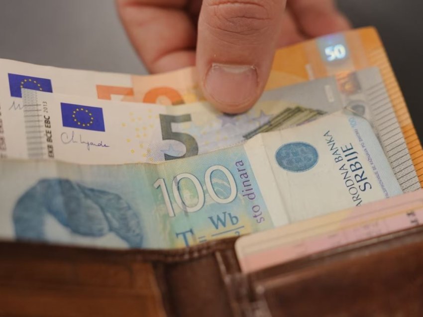 Kosova nuk zmbrapset nga vendimi për dinarin, publicisti i jep të drejtë dhe ka disa pyetje për BE-në 