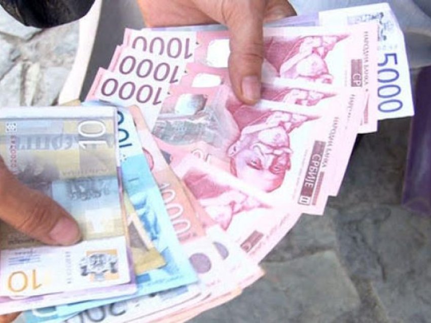 A trajtohen dinarët apo valutat tjera që qytetarët i kanë në xhep? BQK-ja tregon se çfarë përmban Rregullorja 