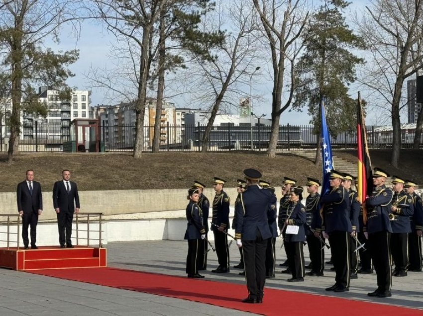 Maqedonci pret me ceremoni zyrtare homologun e tij gjerman