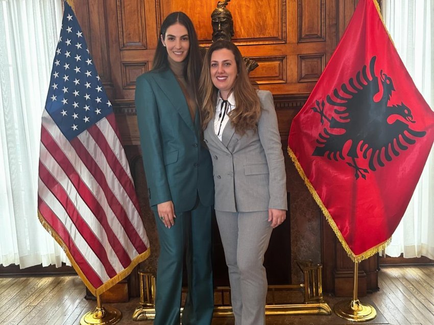 Emina Çunmulaj - Nazarian  “Konsull Nderi” e Shqipërisë në Florida