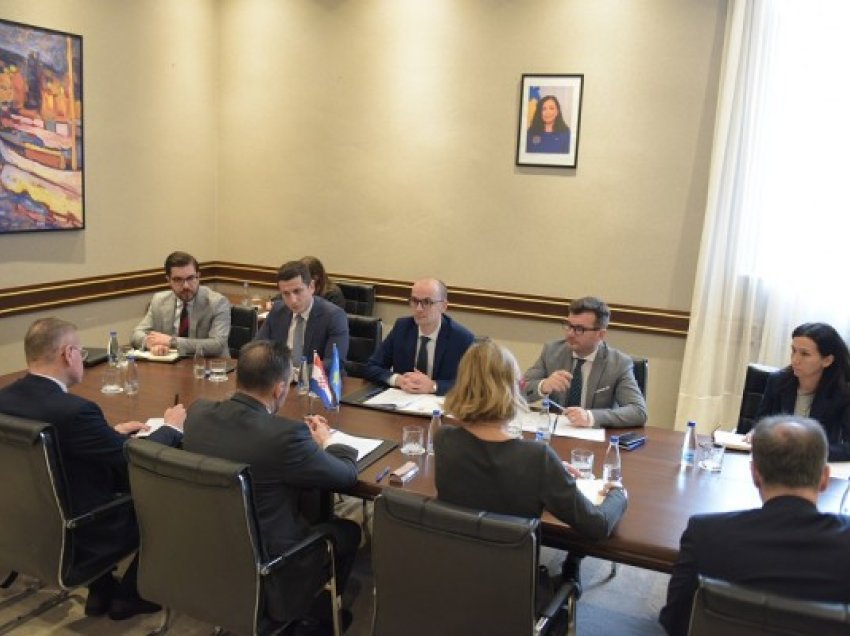 ​Mbahen konsultimet politike mes ministrive të jashtme të Kosovës dhe Kroacisë