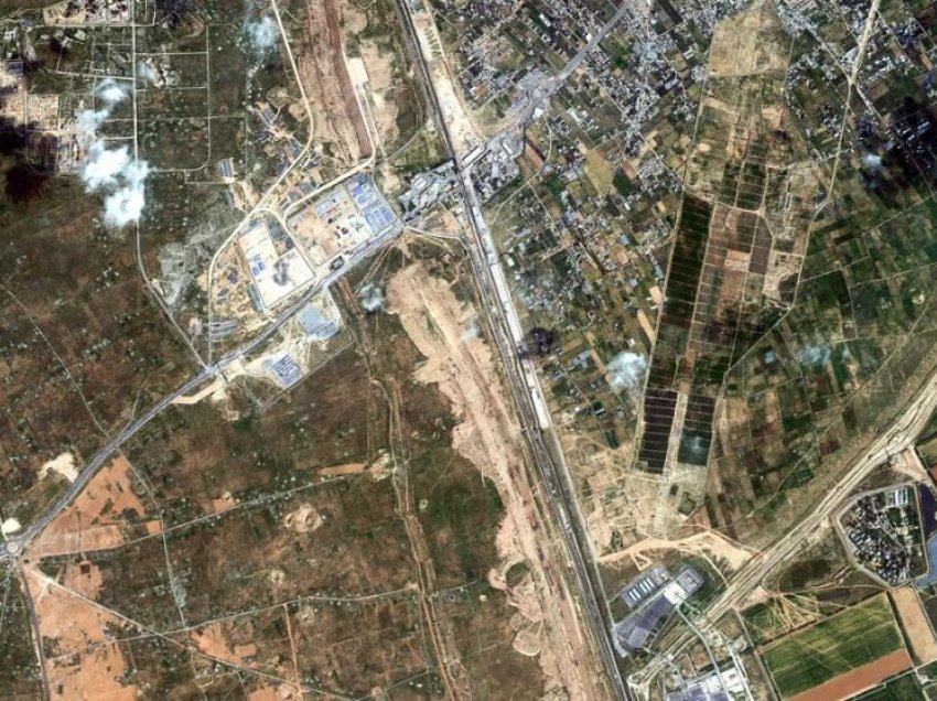 Egjipti po ndërton mur të gjerë në kufirin me Gazën, tregojnë imazhet satelitore