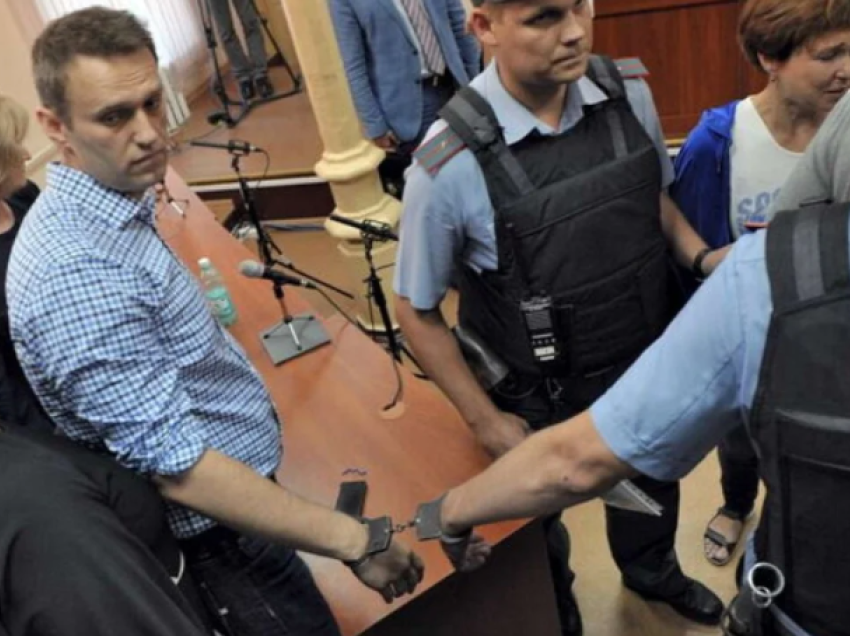 Arrestohet prifti që donte të mbante funeralin e Navalnyt! Zëdhënësja e ish-liderit të opozitës ruse: I dhanë një goditje në tru…