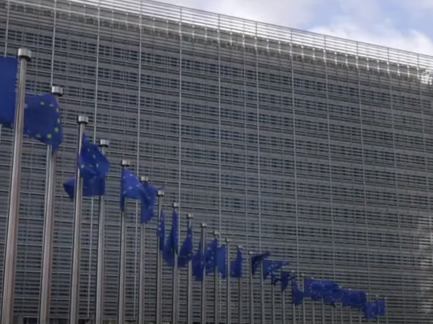 Opozita kërkon largimin e masave ndëshkuese të BE-së