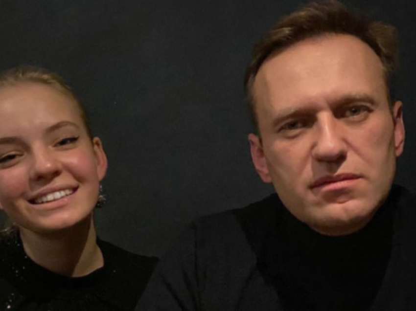 Vajza e Navalnyt ndan një mesazh emocional për vdekjen e babait të saj