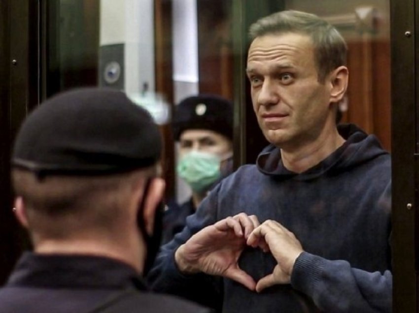 ​“Navalny vdiq nga një mpiksje gjaku”