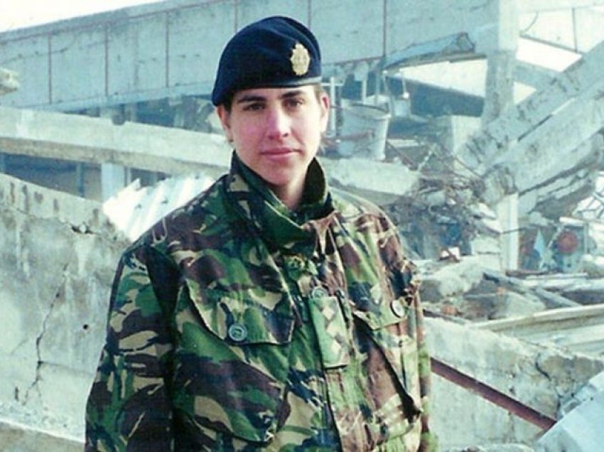 Ushtarja britanike që shërbeu në Kosovë thotë se donte të vetëvritej për shkak të abuzimeve seksuale
