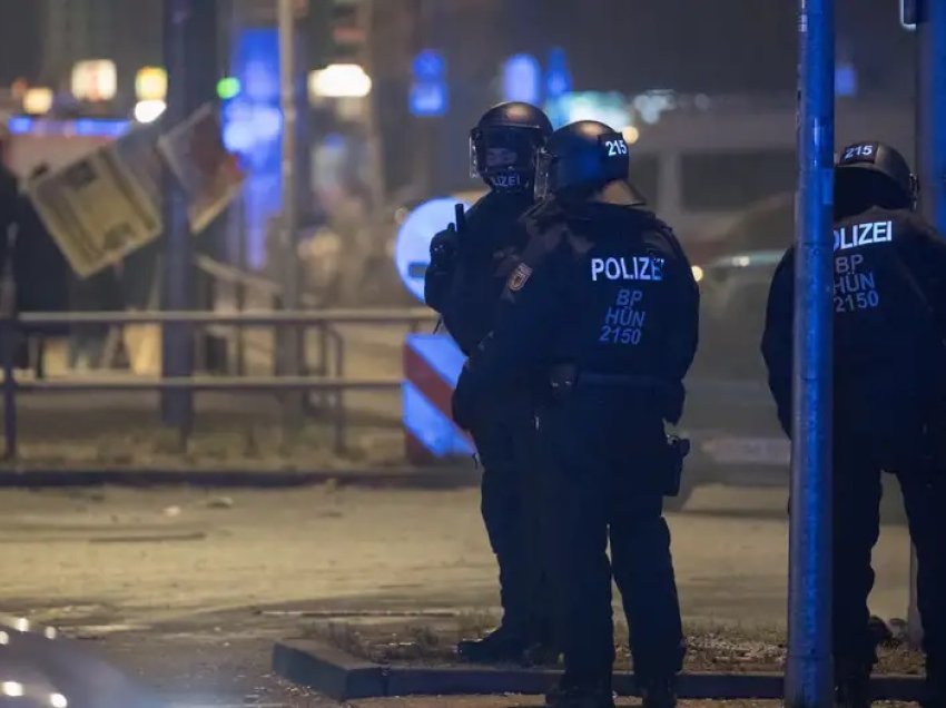 Berlin: Sërish sulme ndaj policëve gjatë ndërrimit të viteve