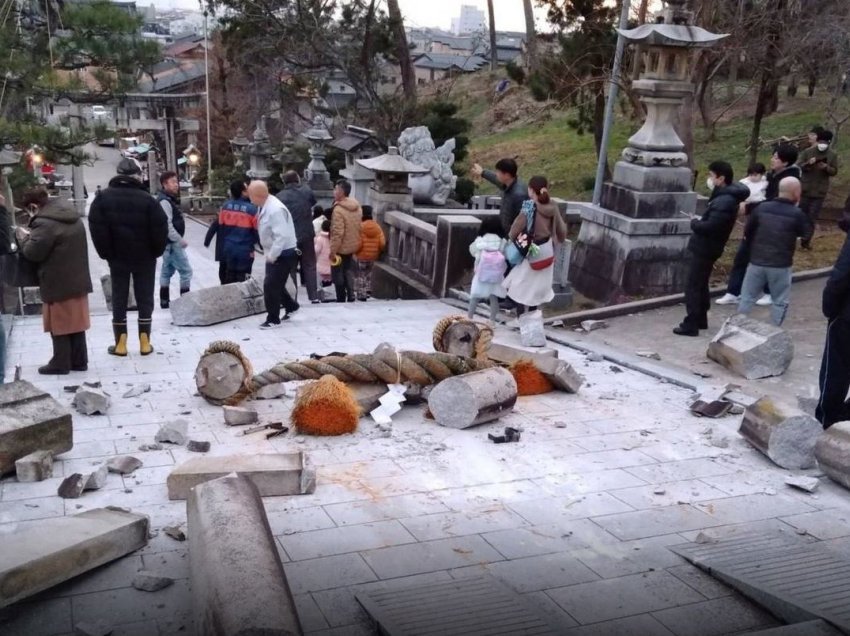 Arrin në 30 numri i të vdekurve nga tërmeti në Japoni