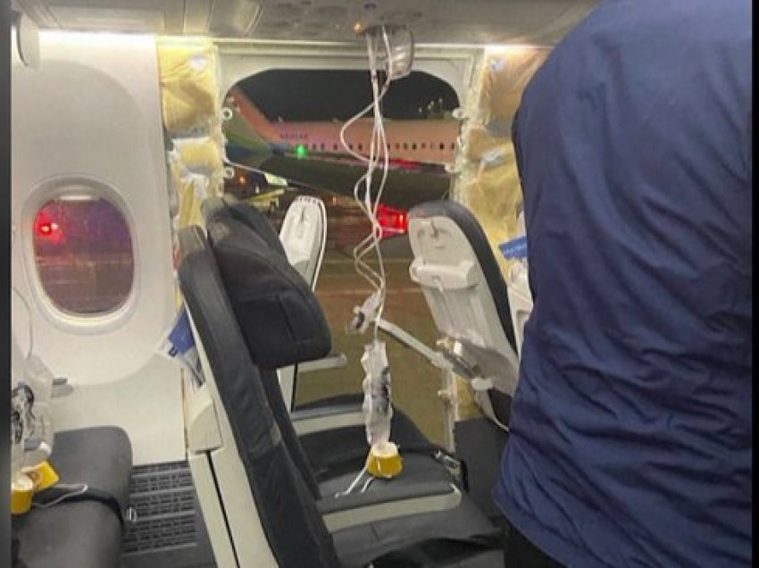 Avionit i bie dera në fluturim: Rrezikohet jeta e 177 pasagjerëve në SHBA