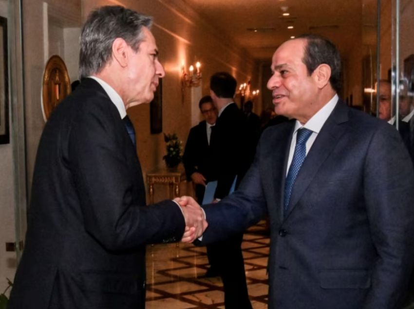 Blinken, takim me Presidentin e Egjiptit mbi hapat për frenimin e luftës Izrael-Hamas