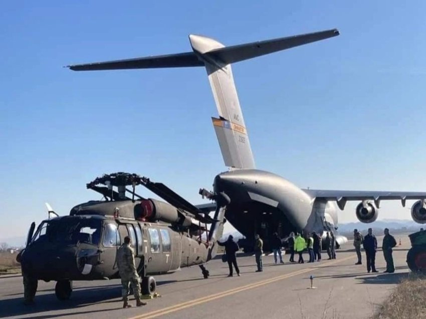 Mbërritja e 2 helikopterëve ‘Black Hawk’ në Shqipëri, reagon Peleshi: Mbrojtja dhe siguria e vendit, prioritet absolut!