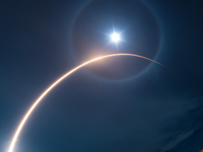 SpaceX pritet të lëshojë 23 satelitët Starlink në hapësirë