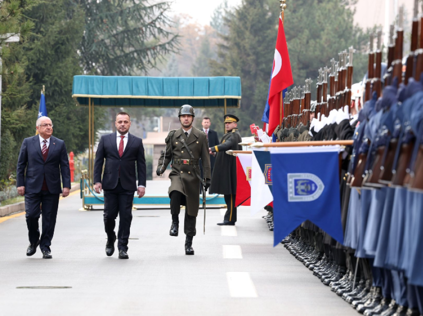 Marrëveshja ushtarake Kosovë-Turqi bën jehonë të madhe në Serbi dhe rajon