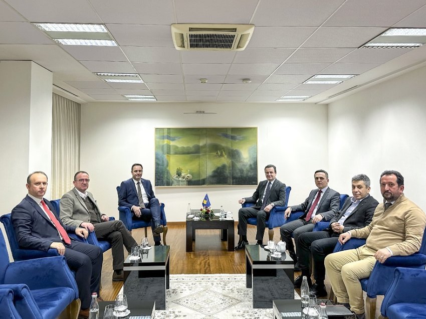 Në takimin e Kurtit me opozitarët shqiptarë nga Maqedonia e Veriut del propozimi për president shqiptar